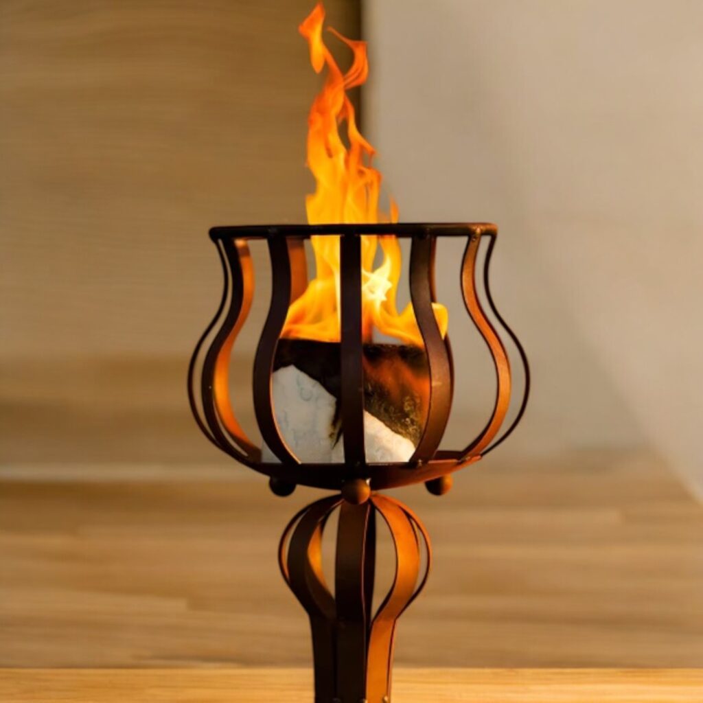 Rostständer Abstrakt mit Flammenkorb