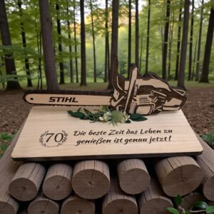 Motorsäge auf Holzteller Größe 1